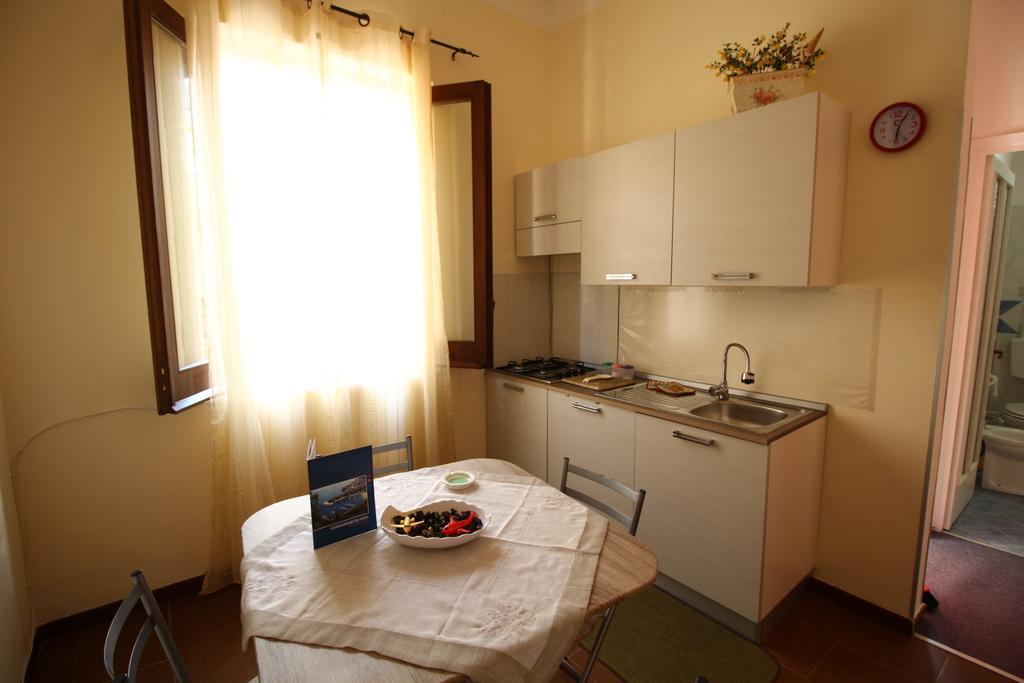 Bovio Guest House Кастелламмаре-дель-Гольфо Екстер'єр фото